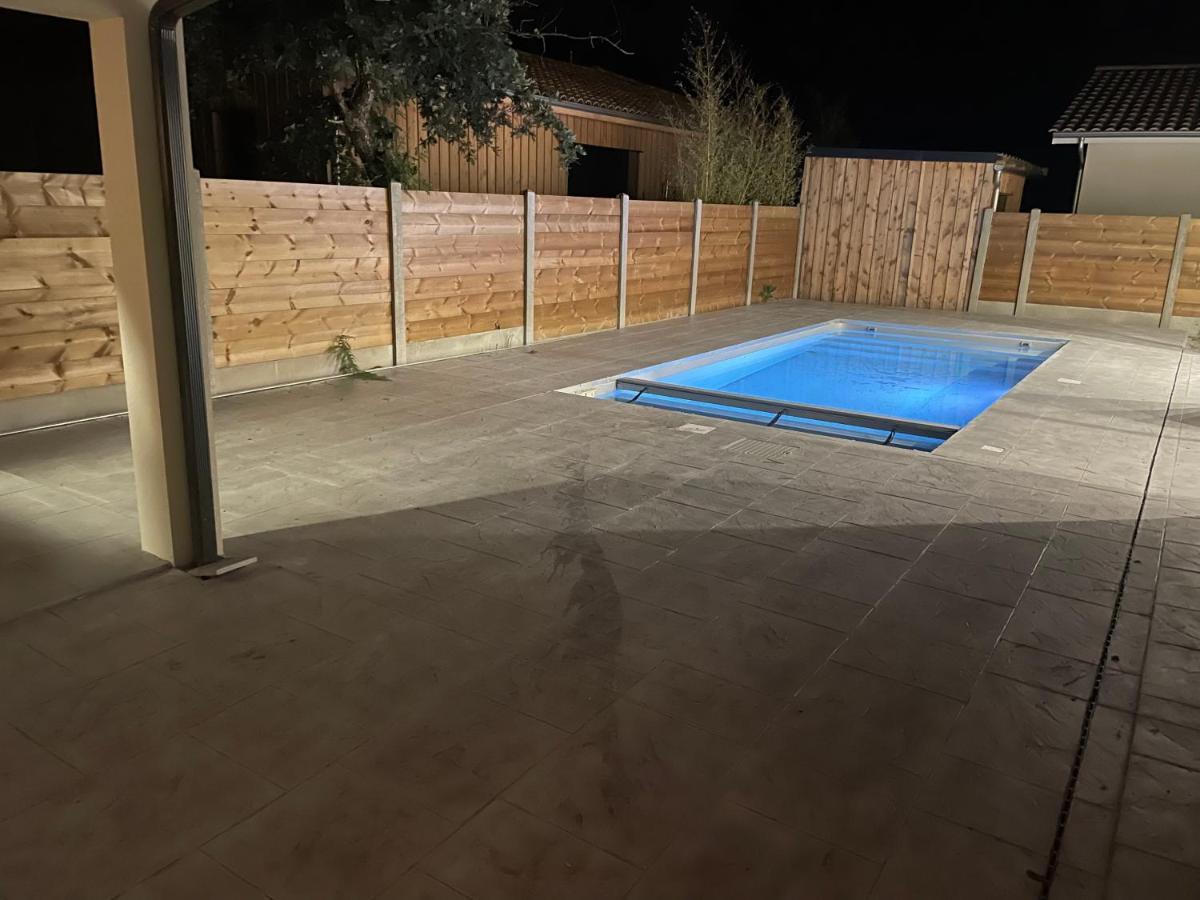 Maison Moderne Avec Piscine Chauffee Lacanau Luaran gambar