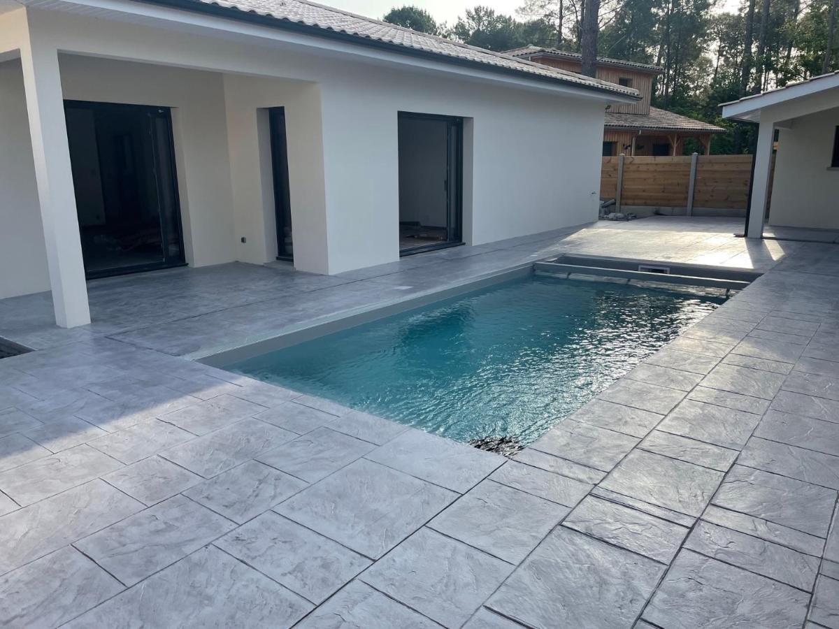 Maison Moderne Avec Piscine Chauffee Lacanau Luaran gambar