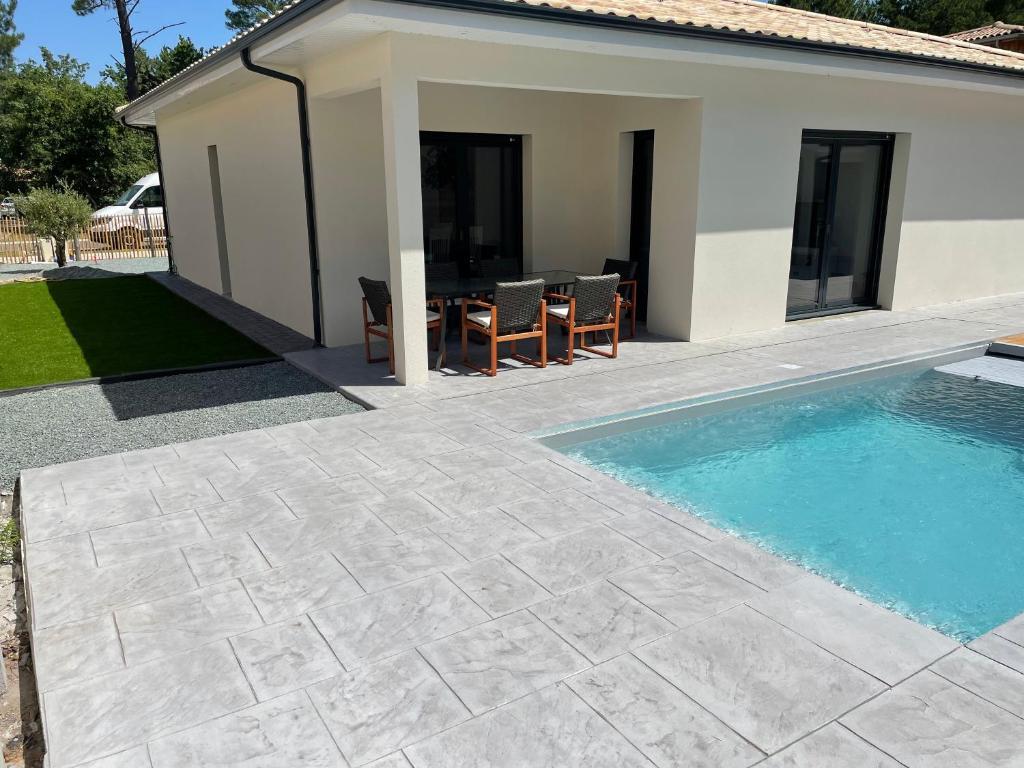 Maison Moderne Avec Piscine Chauffee Lacanau Luaran gambar